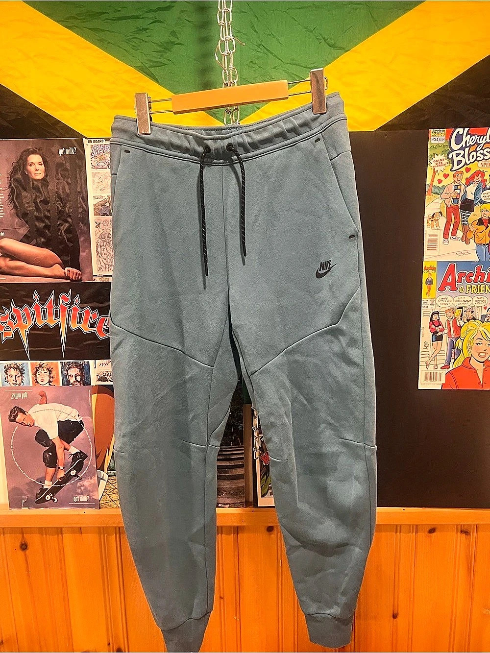 Nike Men's Gray Jogger Sweatpants Like New